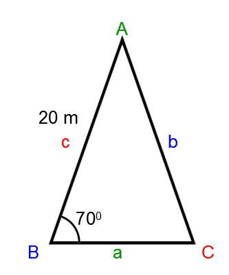 Un triangle isocèle dont les angles et les côtés opposés sont identifiés.