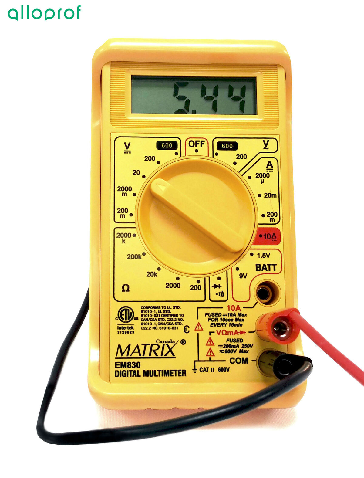 The multimeter displays a reading of 5.44 volts.