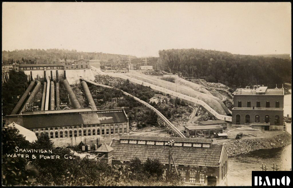 Aluminum smelter in Shawinigan in 1902.