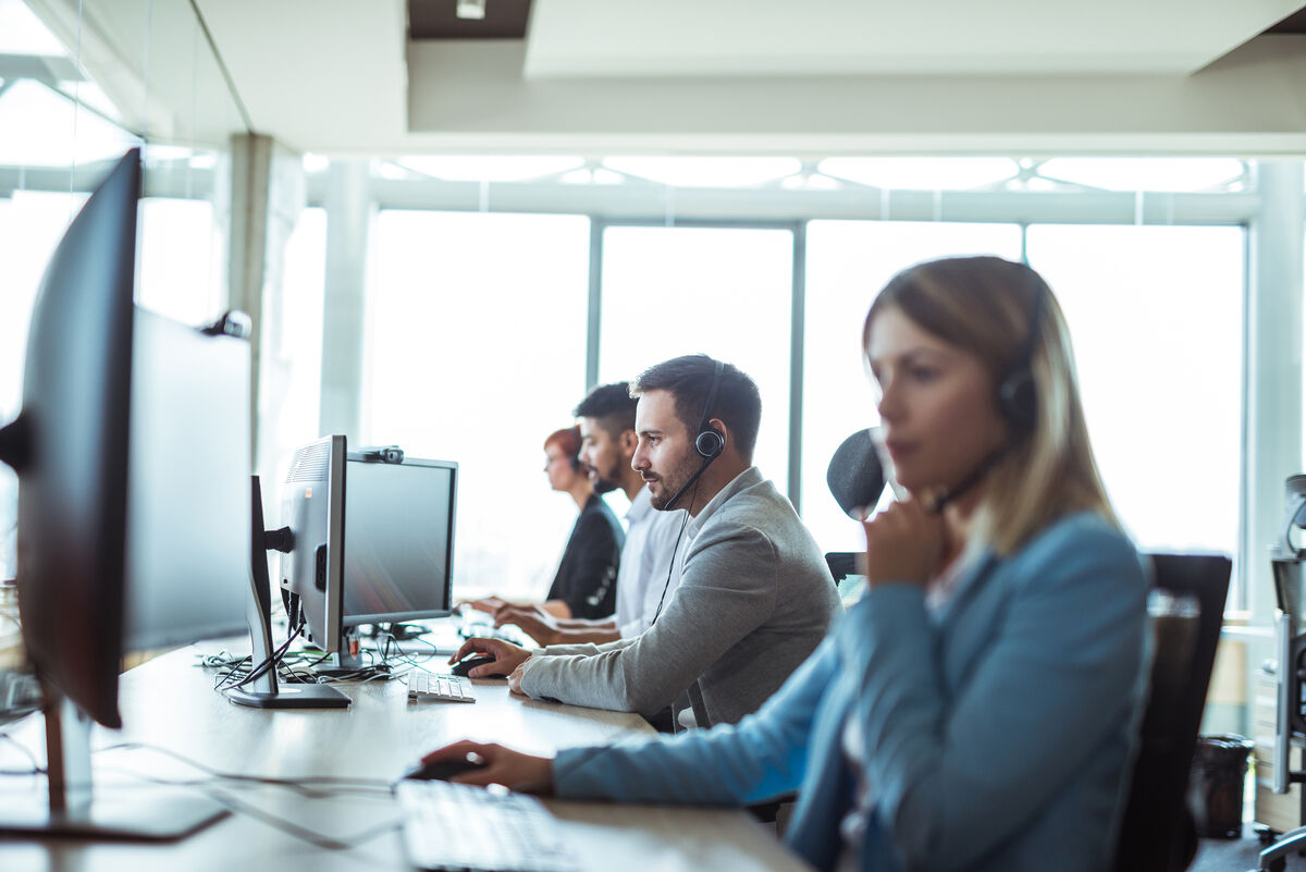 Certaines entreprises ont un département dédié au service à la clientèle.