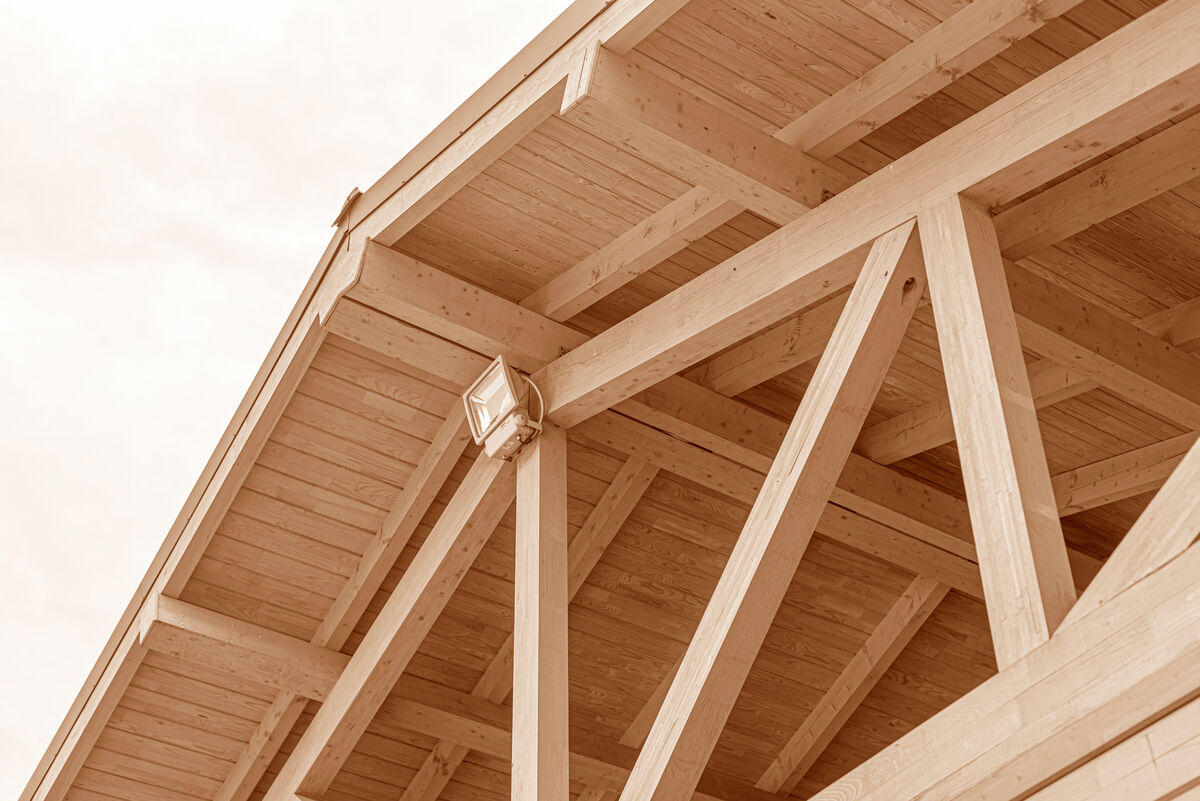 Wooden roof structure