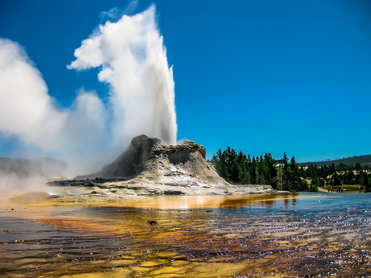  Un geyser