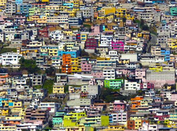 Photographie d’un bidonville à Quito.