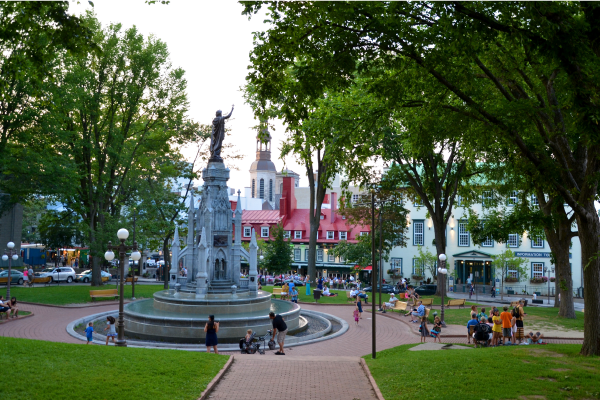 Photographie de la place d’Armes.