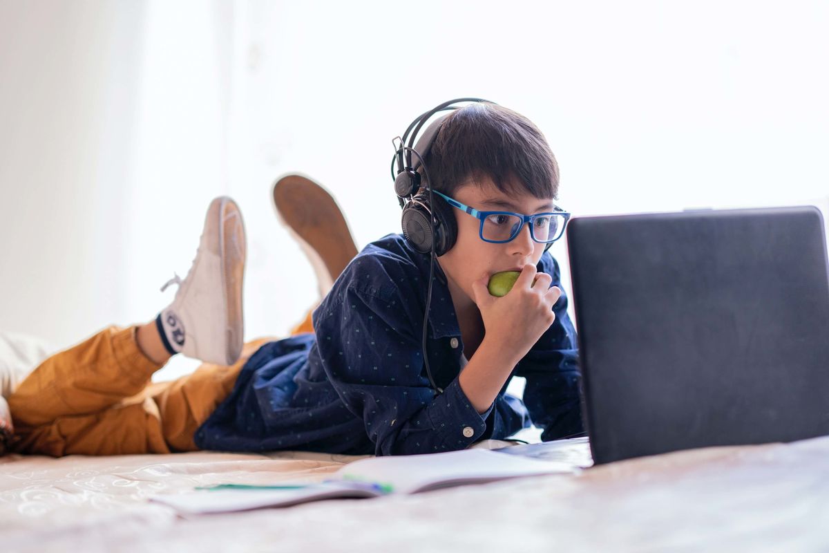 The benefits of using a computer or tablet to do homework