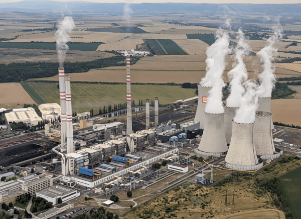 La photographie d’une centrale thermique au charbon.