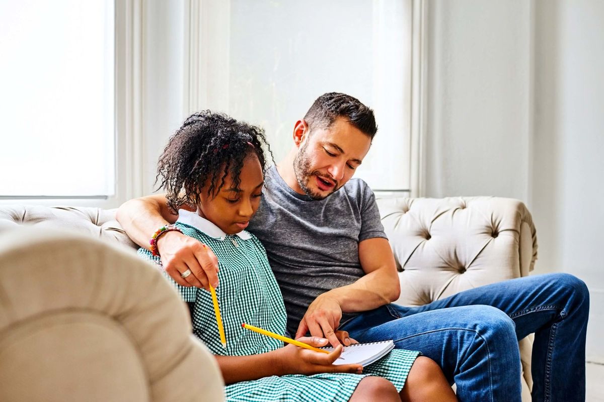 Aider mon ado à corriger ses textes.