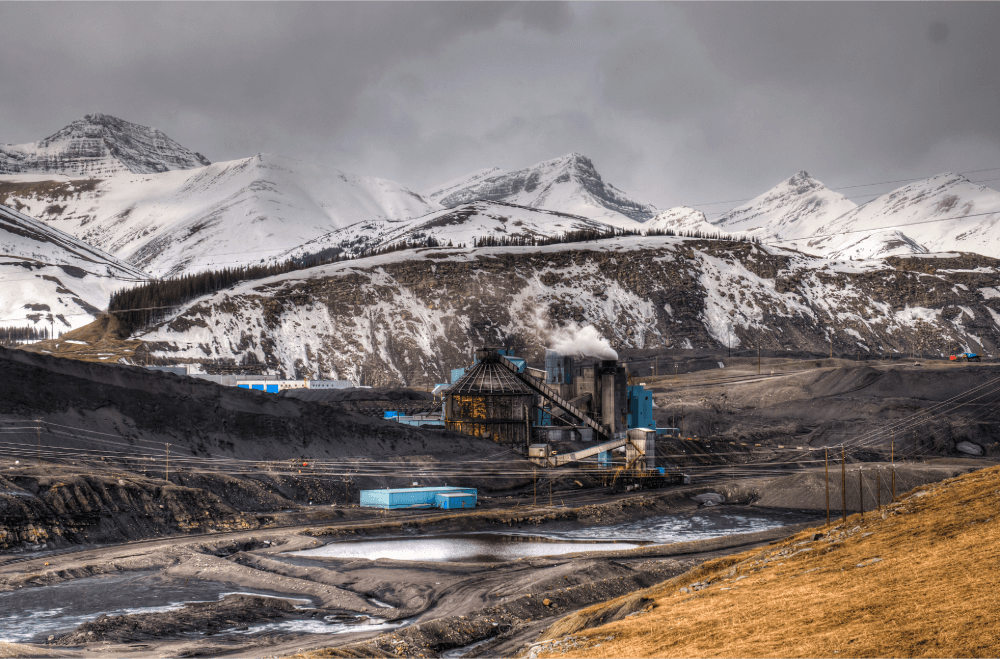 Une mine de charbon dans les montagnes de l’Alberta.