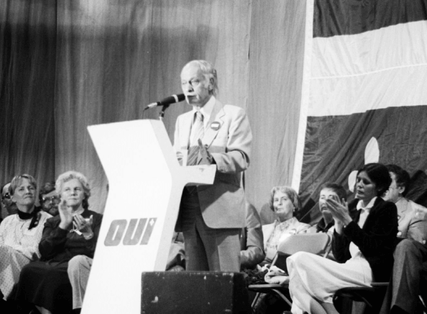 Photographie d’un rassemblement pour le camp du OUI.