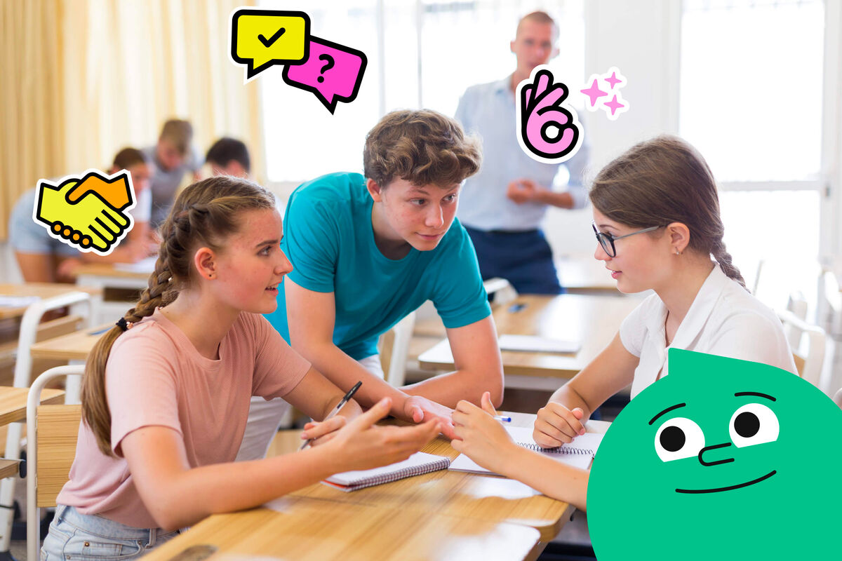 Élèves en train de faire un travail d'équipe