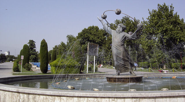 Statue d’Al Biruni à Téhéran en Iran