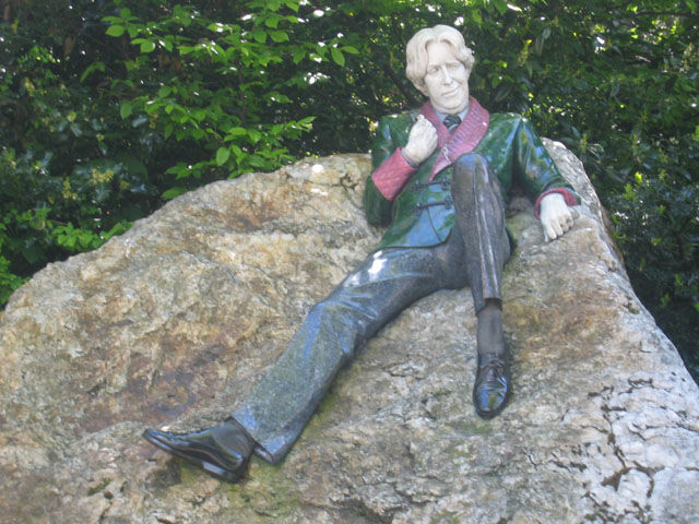 Oscar Wilde statue in Dublin