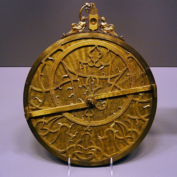 Un astrolabe