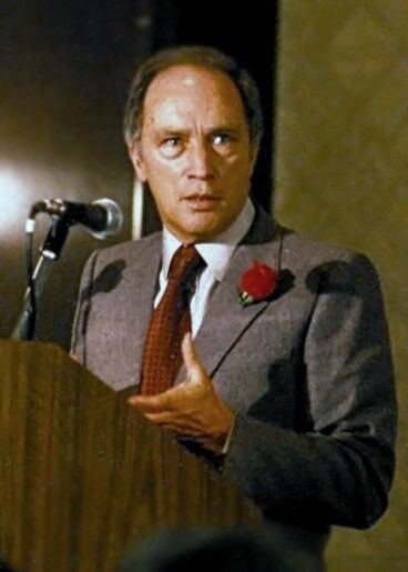 Le premier ministre canadien de 1980 à 1984, Pierre Elliott Trudeau, souhaite rapatrier la Constitution canadienne.