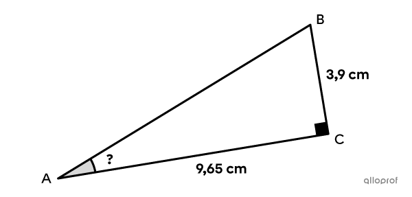 On cherche la mesure d’un angle dans un triangle rectangle à l’aide du rapport tangente.