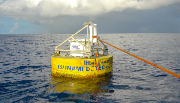 Photographie d’une bouée de détection de tsunami.