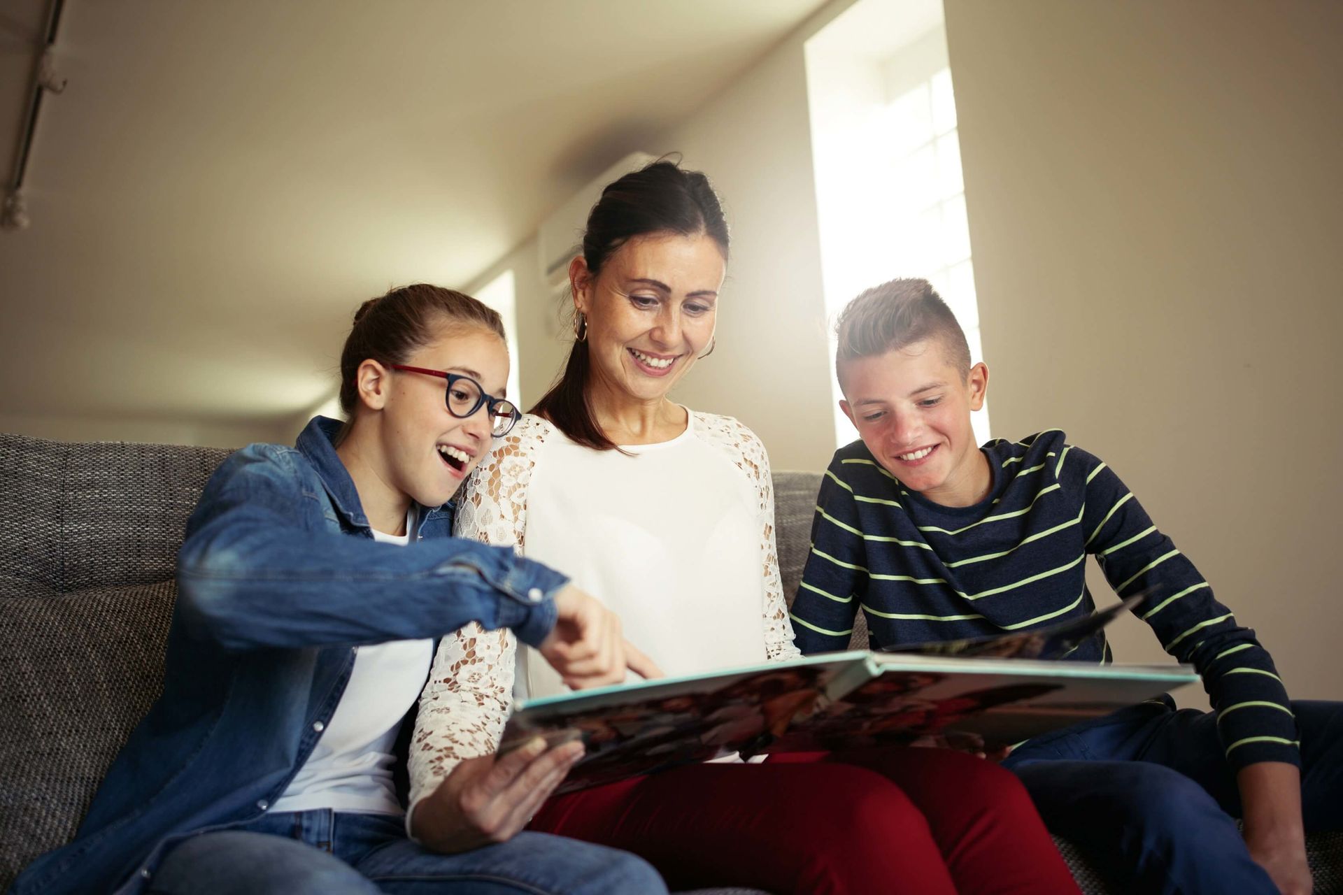 Comment inciter votre ado à lire à la maison