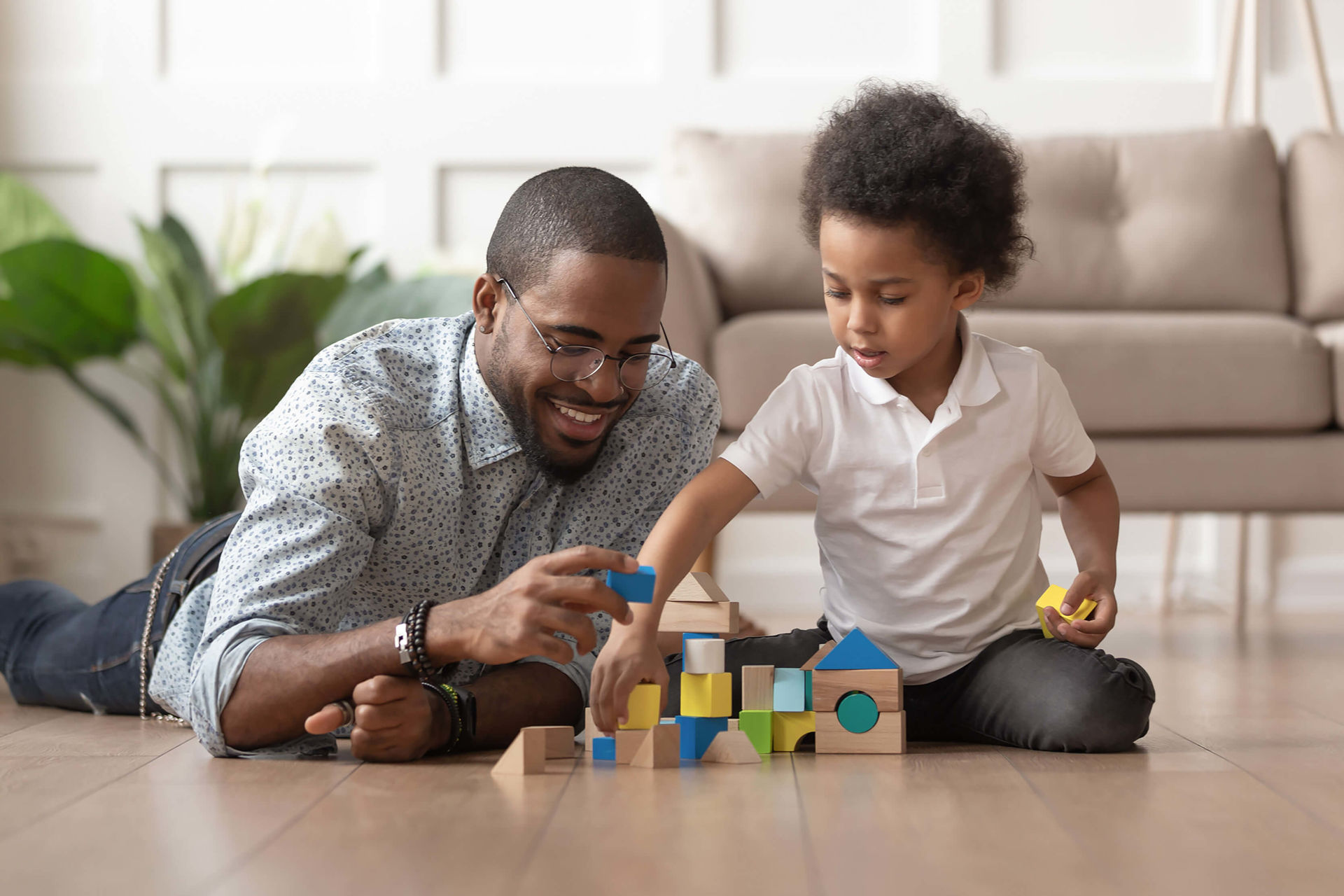 Comment le jeu peut-il aider mon enfant à apprendre?