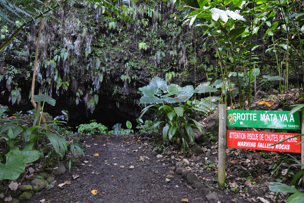 Entrée d’une des grottes de Maraa.