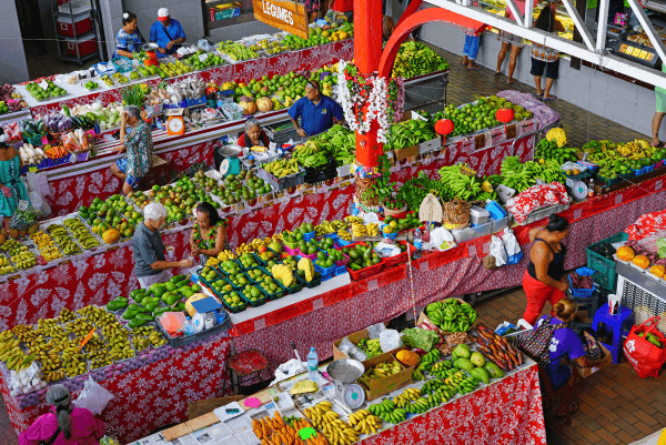 Marché public de Paeete à Tahiti.
